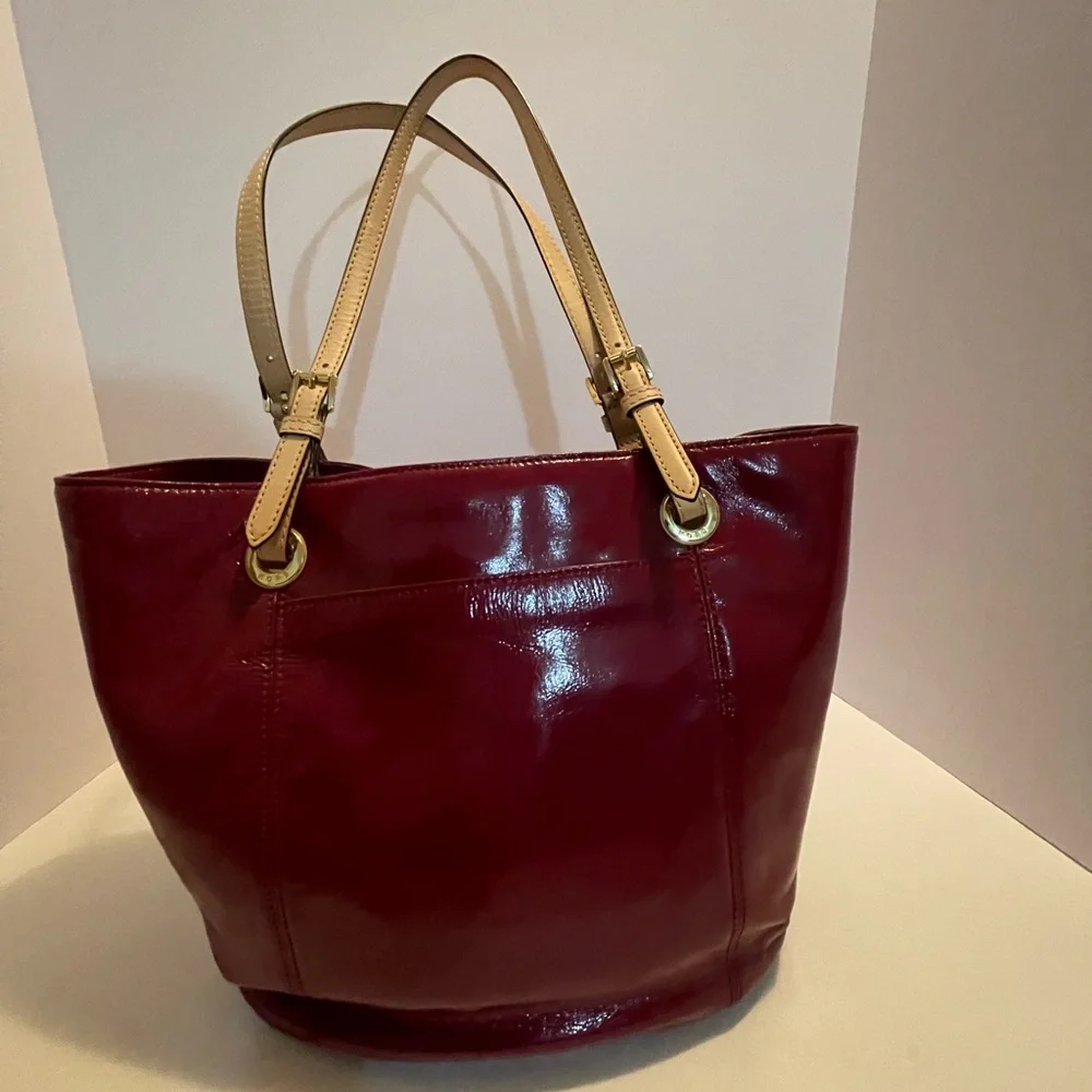Michael Kors Jet Set Burgundy Tote - Picture 4 of 8